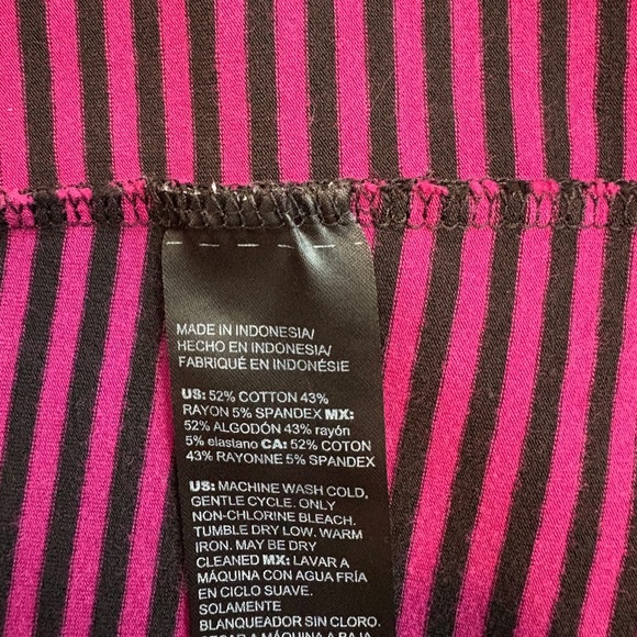 Chico’s Synergy Long Sleeve Top, Size 3, Fuchsia/Black Stripes, NWOT - Picture 4 of 4
